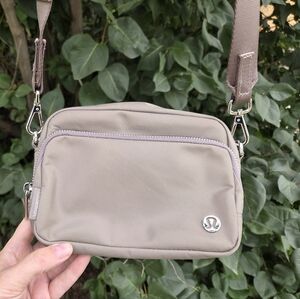 Lululemon Everywhere Crossbody 2L